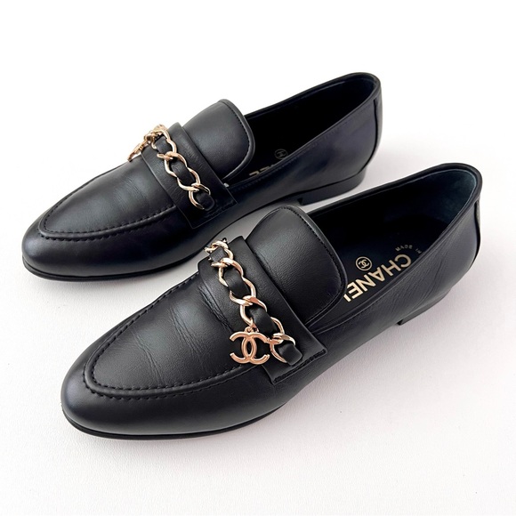 CHANEL | Black Lambskin Chain Loafers Leather Flats Gold CC Logo EU 38 - Picture 2 of 16